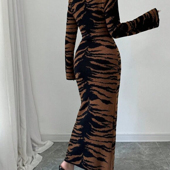 Coffee Brown Elegant Women's Round Neck Long Sleeve Bodycon Dress - Picture 2 of 7